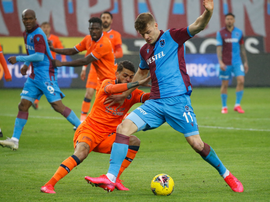 Sörloth podría cambiar de colores pronto. Twitter/Trabzonspor
