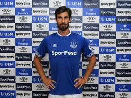 Gomes is new at Goodison. Twitter/Everton
