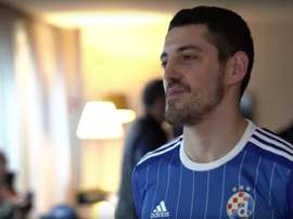 El Dinamo de Zagreb ata a su símbolo. GNKDinamo