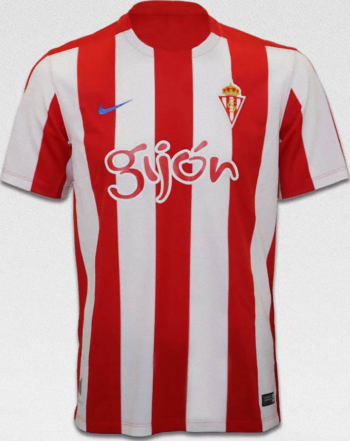 camiseta roja blanca y azul