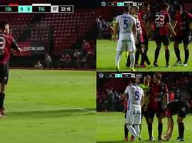 Leguizamón quiso tirar, pero no le dejaron. Captura/FOXSports