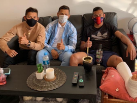 El reencuentro entre Herrera y los hermanos Romero. Twitter/Andreherreraa4