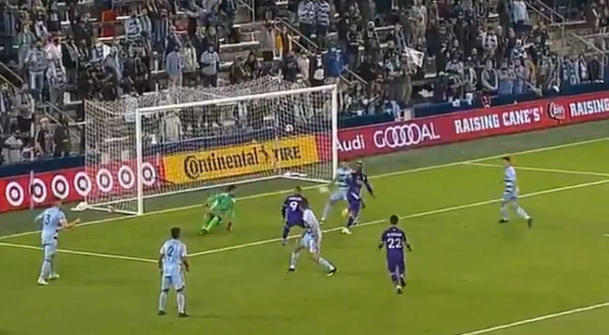 Nani Salvo A Su Equipo Con Un Taconazo De Espaldas Nani Salvo A Su Equipo Con Un Taconazo De Espaldas