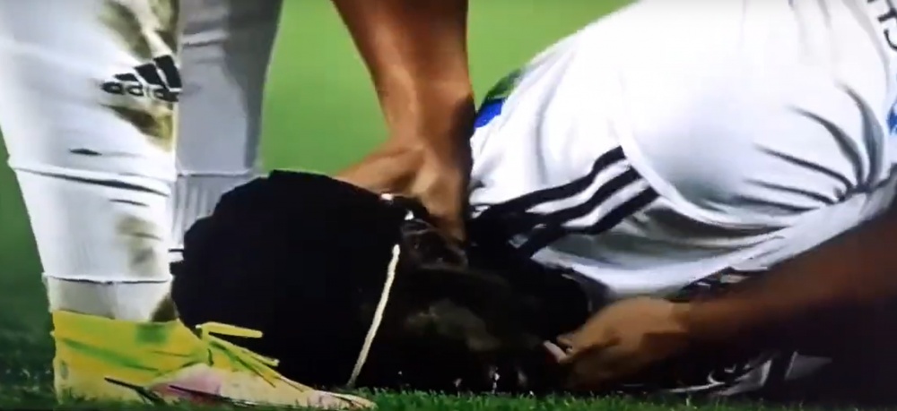 N'Sakala, estable tras caer desplomado en pleno partido