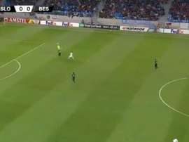 Karius lo volvió a hacer: regaló un gol al Slovan. Captura/Movistar