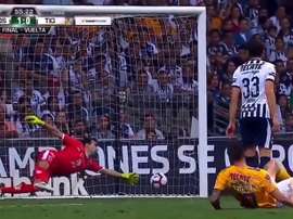 La parada que valió un título: la estelar mano de Barovero a Gignac. Captura/TDN