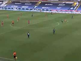 El Charleroi sorprende al Brujas en el inicio de la Jupiler Pro League. Captura/ProximusSports