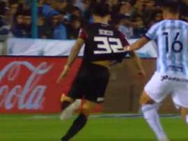 Scocco reclamó penalti. Captura/Fox Sports