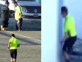 El árbitro paró el partido para ir al baño. Captura