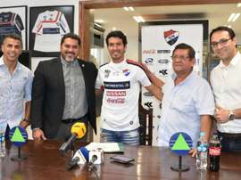 Nacional se hace con la veteranía de Riveros. ClubNacionaPy