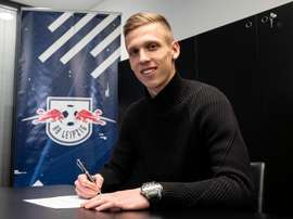 OFFICIEL : Dani Olmo rejoint Leipzig. Twitter/DieRotenBullen