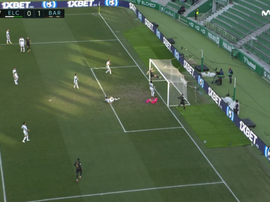 De Jong le 'robó' el gol en propia a Diego González para el 0-1. Captura/MovistarLaLiga