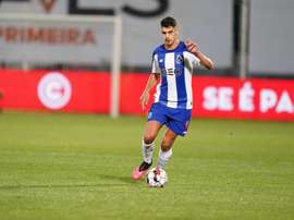 Diogo Leite y un compañero apuntan al Valencia. Twitter/FCPorto