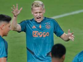 Van de Beek, novedad de Ten Hag en el entrenamiento. Twitter/AFCAjax