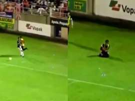 El chico quedó dolorido, o quizá sorprendido. Capturas/Fotters