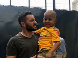 El precioso detalle de Gignac con un niño con cáncer. TigresUANL