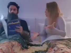 Moscardelli se grabó junto a su mujer. Captura/Twitter/PisaSC