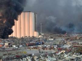 La brutal explosión de Beirut sigue cobrándose víctimas. EFE