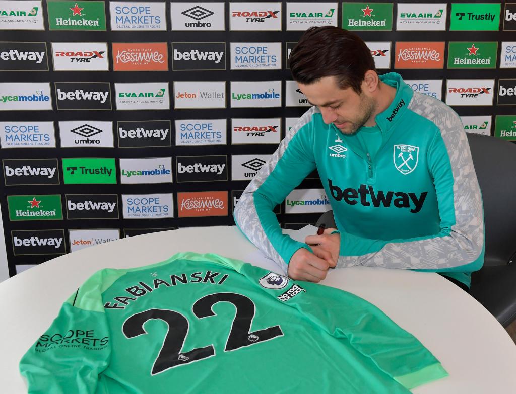 West Ham renew Fabianski until 2022