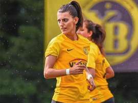La pareja de Florijana Ismaili se despide. YoungBoys
