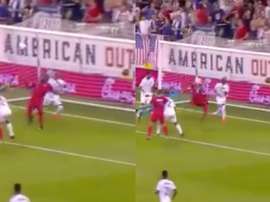 Altidore la clavó de chilena para asegurar el primer puesto. Twitter/GoldCup