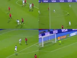 Salah se estrenó en la Copa África culminando una maravilla de 'Trezeguet'. Captura/beIN Sports