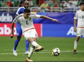 Edson Álvarez, el sustituto de De Ligt, a un paso del Ajax. EFE