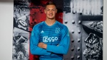 El Ajax ficha a un gigantón de más de dos metros