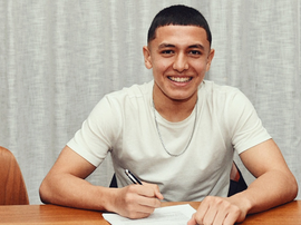 Ian Poveda, ex del City, firma por el Leeds United. LeedsUnited