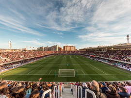 Aficionados lanzaron graves cánticos contra el Espanyol y Dani Jarque. FCBMasia