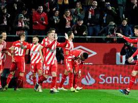 El Girona está cambiando el césped. EFE