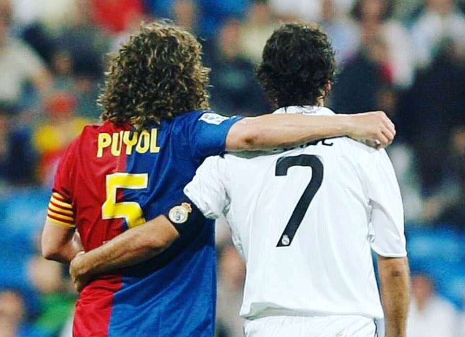 El hilo de los popuheads futboleros - Página 4 Imagen-subida-por-raul-gonzalez-blanco-en-el-que-se-le-puede-ver-abrazado-a-carles-puyol-durante-un-barcelona-realmadrid--twitter-raulgonzalezblanco