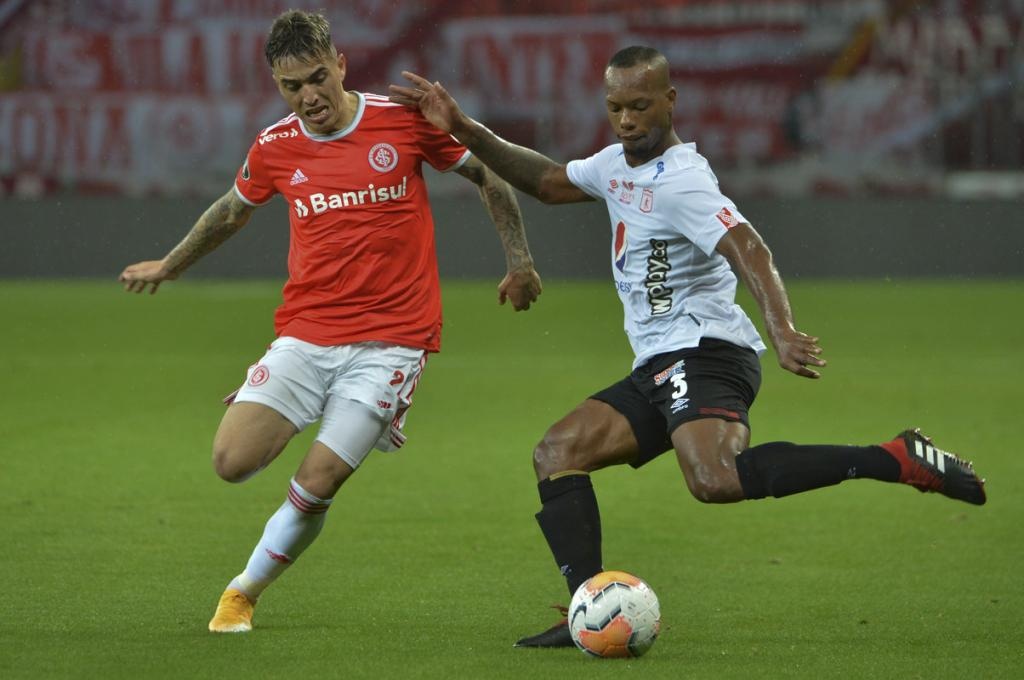 Em Jogo Maluco Boschilia E Abel Hernandez Garantem Vitoria Do Inter