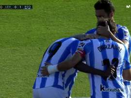 A Isak, lo de 'nuevo Ibra' le viene al dedillo: ¡golazo de tacón! Captura/Movistar
