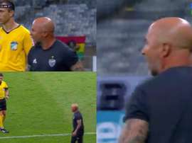 Sampaoli entró en erupción... ¡y el árbitro tuvo que pedir que se calmase! Captura/SporTV