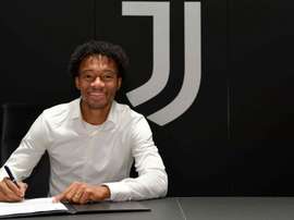 Cuadrado rinnova con la Juve. JuventusFC