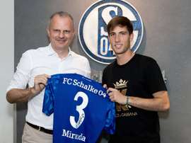 Juan Mirada, sin minutos en Alemania. Twitter/S04_es