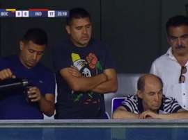 Riquelme y Bochini disfrutaron del duelo juntos en el palco. Captura/FOXSportsARG