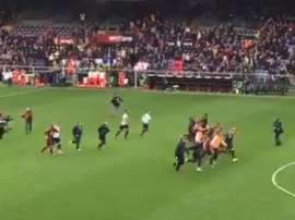 El Genoa se volvió loco tras ganar a la Juve. Twitter @GalloniGuido