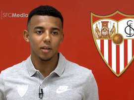 Pese a haber costado 25 millones, Kounde aseguró que llega sin presión. Captura/SevillaFC