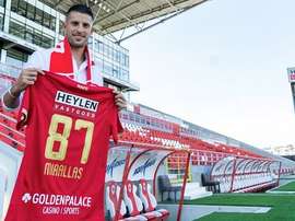 Mirallas firma con el conjunto belga hasta 2020. RoyalAntwerpFC