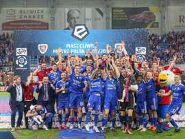 El Piast Gliwice gana su primera Liga en Polonia con dos españoles. Twitter/Piast GliwiceSA