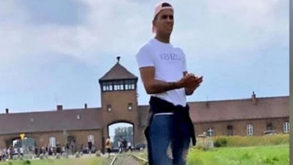 La Polemica Foto De Rodrigo Zalazar En Auschwitz