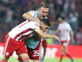 Dinamo de Zagreb y Olympiacos imponen su ley. Olympiacosfc