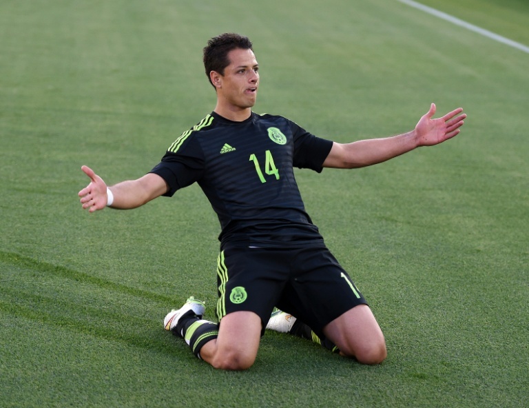 Mexico S Chicharito Breaks Collarbone Out Of Gold Cup