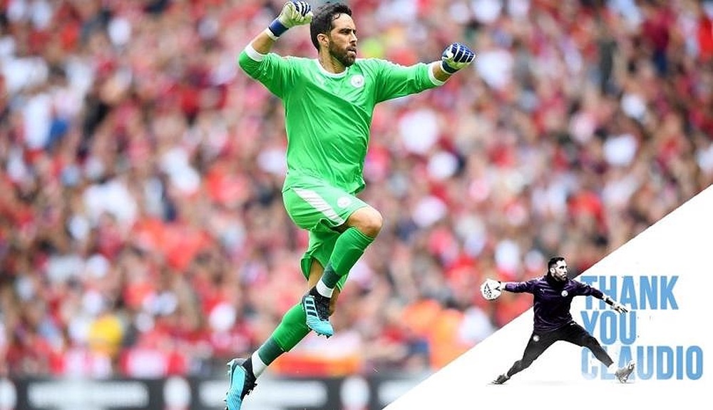 Claudio Bravo : Agreement For Claudio Bravo To Join Fc Barcelona - Claudio bravo is a chilean professional footballer who plays for manchester city in the english premier league and the chilean national football team.