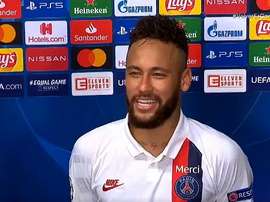 Neymar, feliz tras el agónico pase. Captura/Movistar+