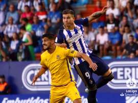 Kaxe (d) seguirá vinculado a la Ponfe hasta 2023. LaLiga/Archivo