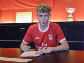 Molnár firma con el Benfica y se une al filial. SLBenfica