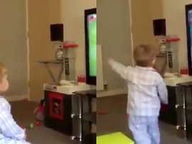 El pequeño aficionado del Rangers celebró el gol por todo lo alto. Captura